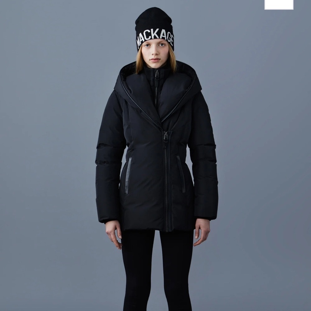 Brand new ADALI Down coat with Signature Mackage Collar